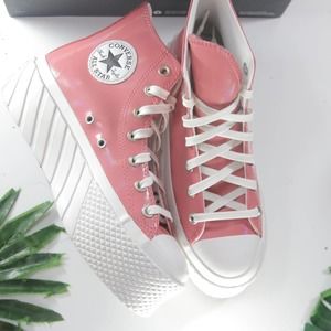 Converse Chuck Taylor Lift 2X Platform  Pink Leather Women's Sneakers